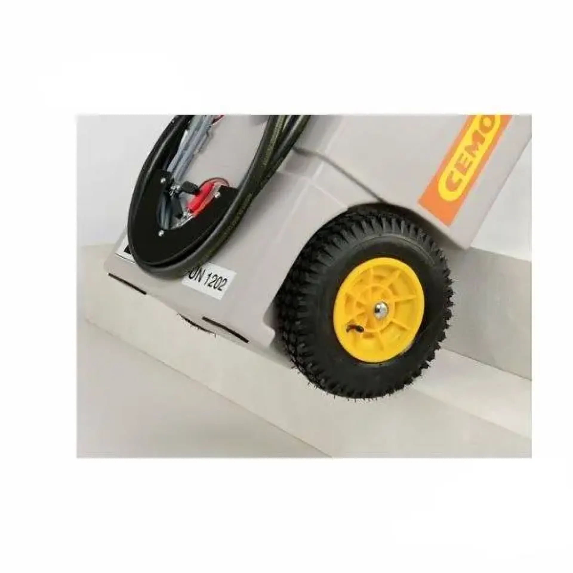 Rezervor mobil tip carucior pentru motorina 60L cu baterie CAS si incarcator de baterie CEMO
